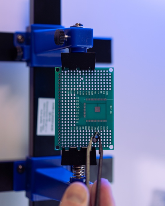 Tvoje ESPko, tvůj layout. Univerzální deska pro ESP32, ESP8266 i ESP-12E/F – připravená na...