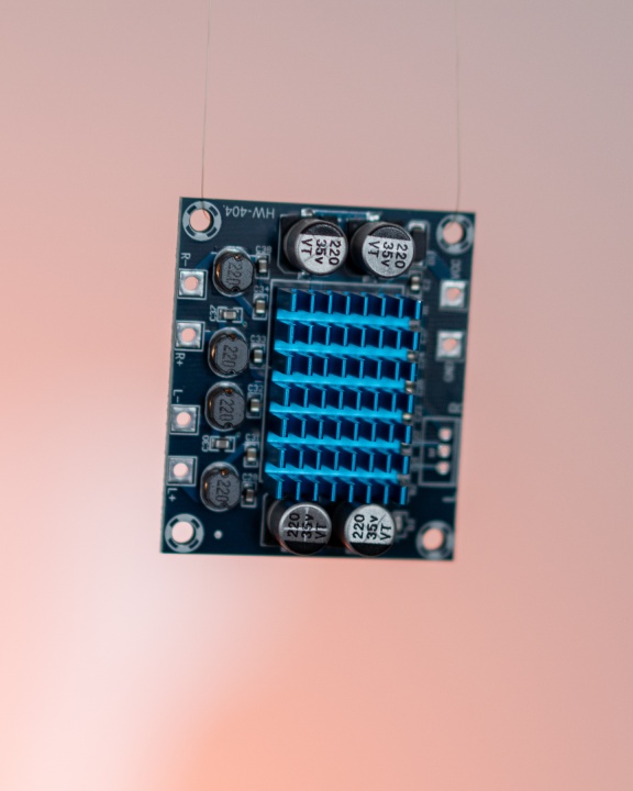 Potřebuješ vyhnat zvuk z Raspberry Pi, ESPčka nebo jiného modulu? Tenhle kompaktní 2×30W audio...