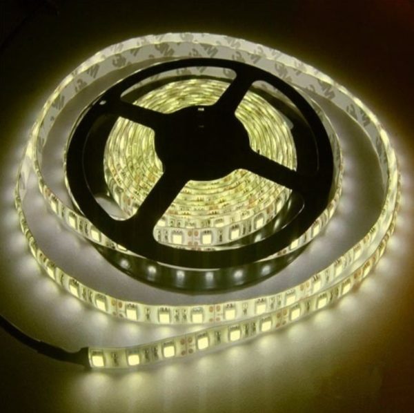 Vodotěsný, samolepící 60 LED pásek - Teplá bílá 1 segment 14,4W/m 5 cm